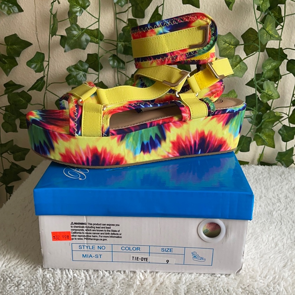 Brand new in box size 9 tie-dye